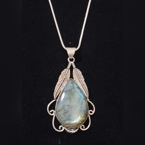 Handmade 925 Sterling Silver Labradorite Gemstone Pendant &…